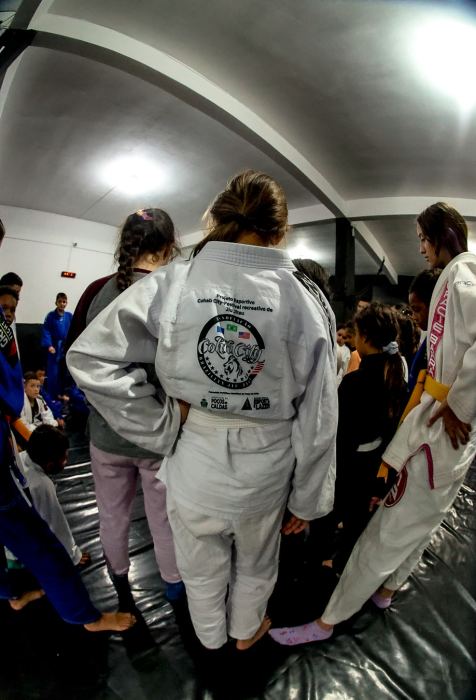 Treino de jiu-jitsu no projeto Cohab City