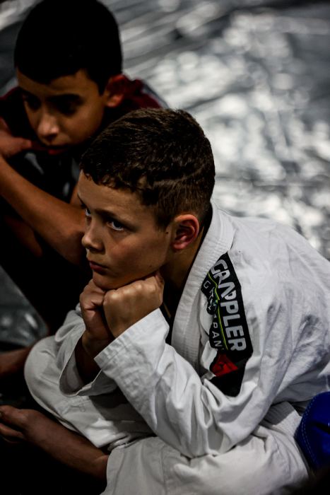 Treino de jiu-jitsu no projeto Cohab City