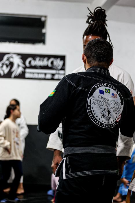 Treino de jiu-jitsu no projeto Cohab City
