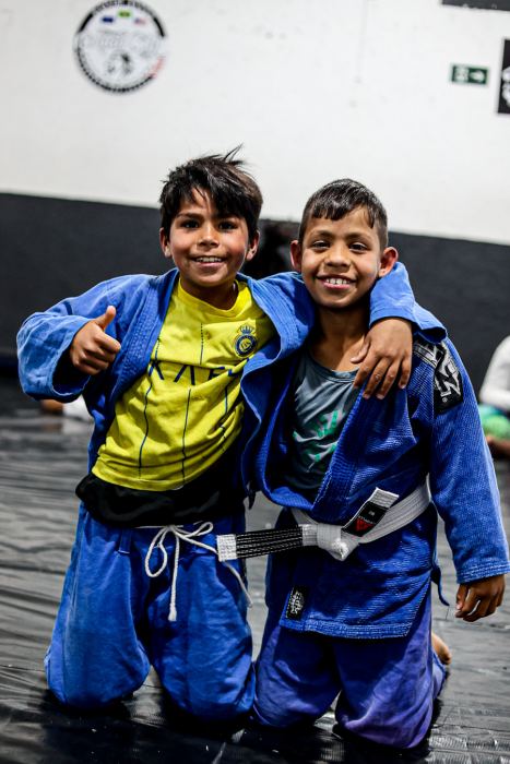 Treino de jiu-jitsu no projeto Cohab City
