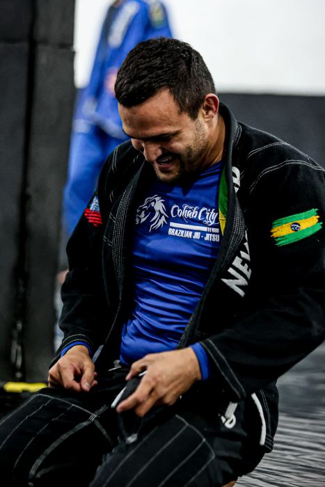 Treino de jiu-jitsu no projeto Cohab City