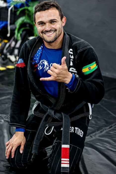Treino de jiu-jitsu no projeto Cohab City