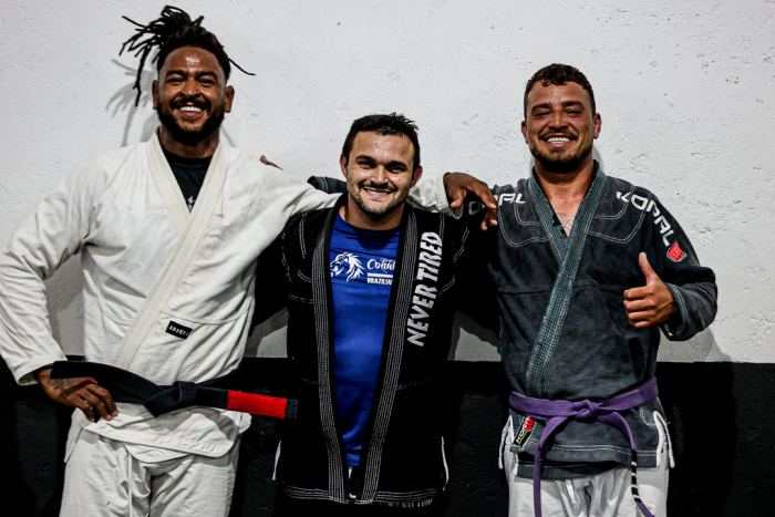 Treino de jiu-jitsu no projeto Cohab City